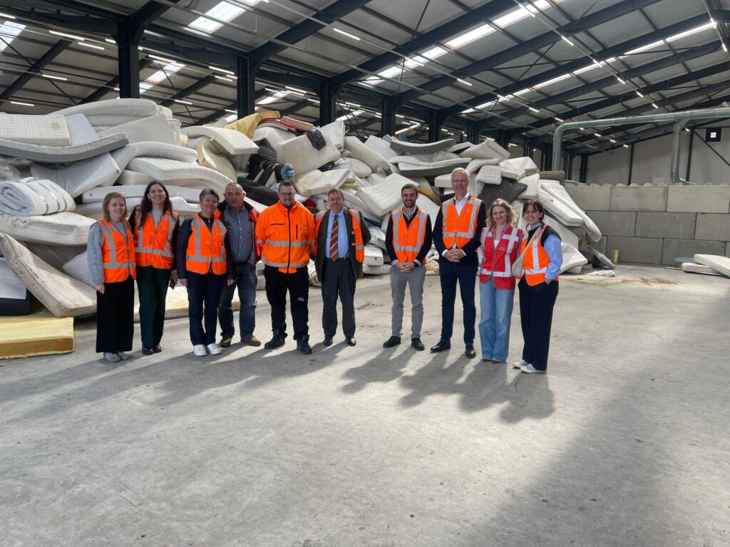 FEAD visits RetourMatras Group Sleep Circular