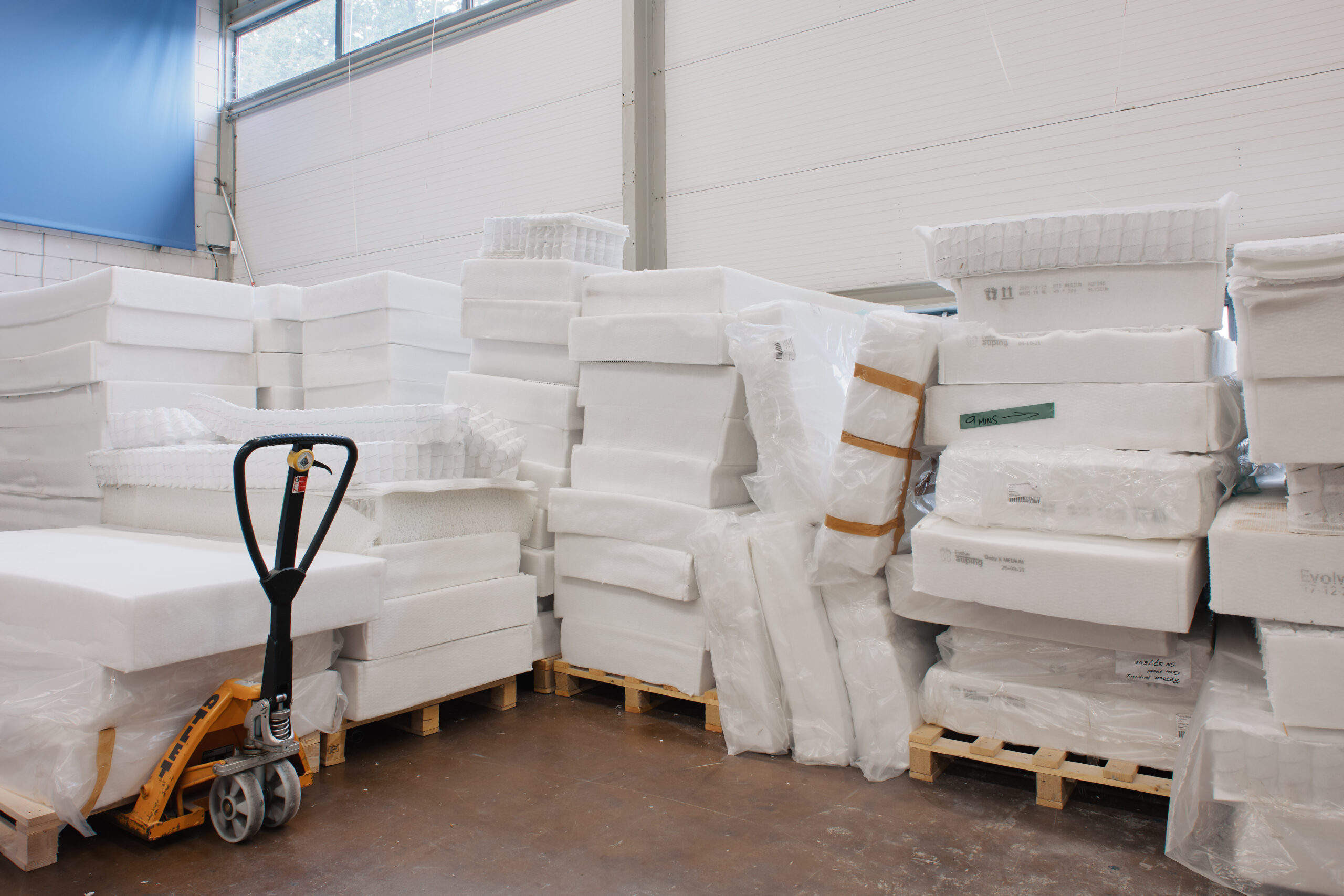 Mattress cores ready to be disassebled-3550